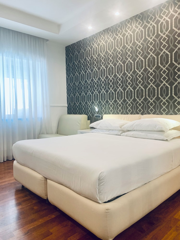 Comfort Room, 1 Queen Bed with Sofa bed