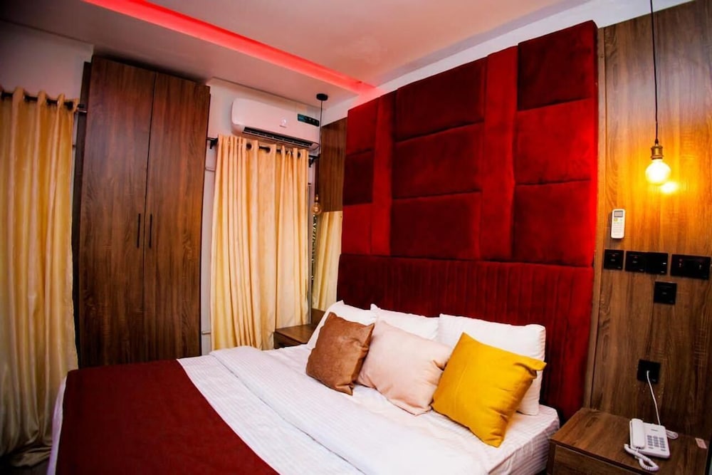 Room, Balcony, City View photo 2