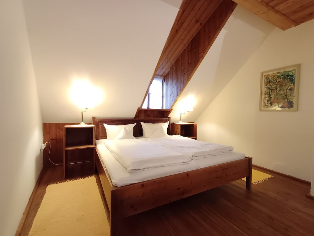 Deluxe Duplex, Garden View