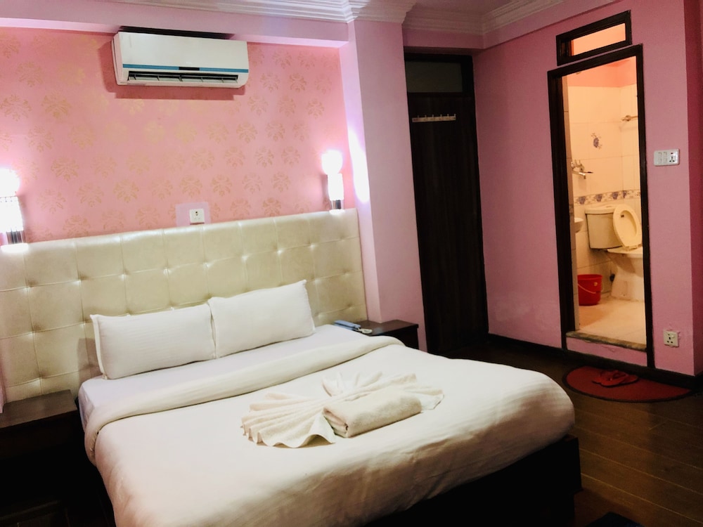 Standard Double or Twin Room - Photo 1