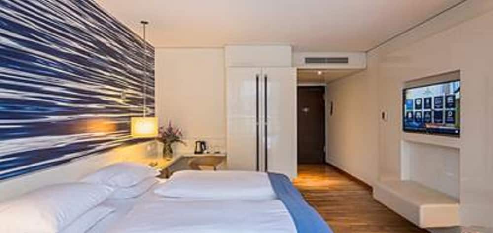 Grand Room, Terrace (Deluxe) photo 3