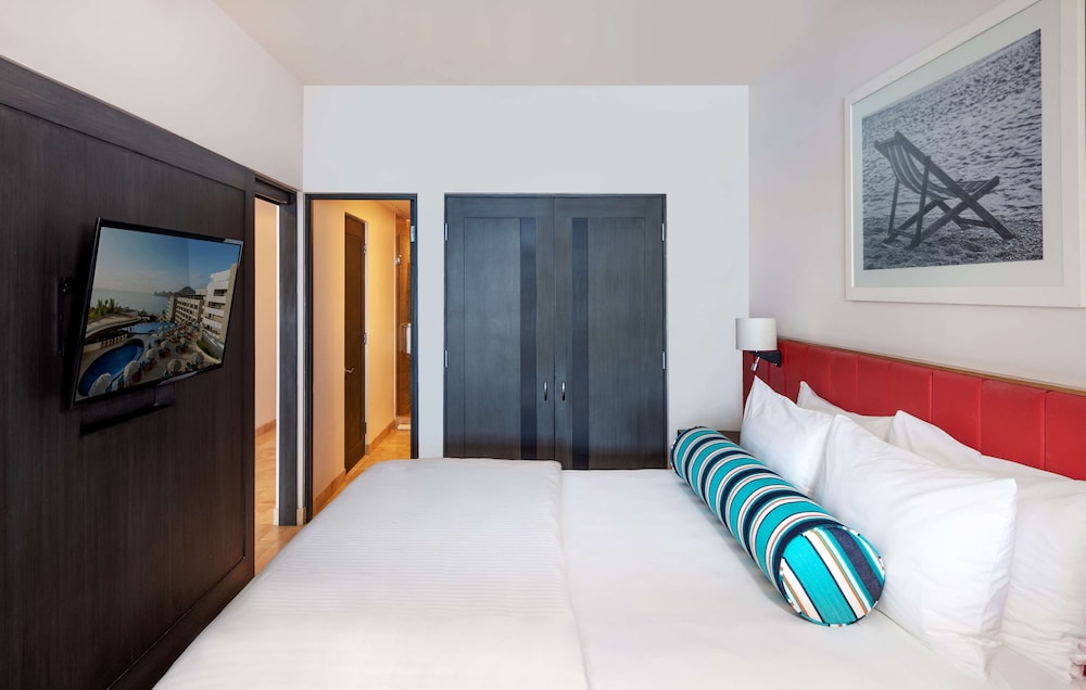 One Bedroom Deluxe Ocean View