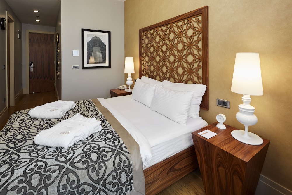 Senior Suite, 1 Double Bed, Fireplace photo 1