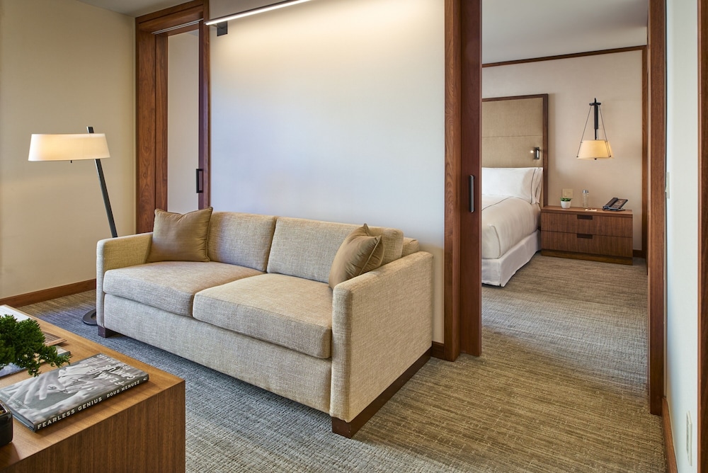 Suite, 1 Bedroom (1.5 Bathrooms) photo 3