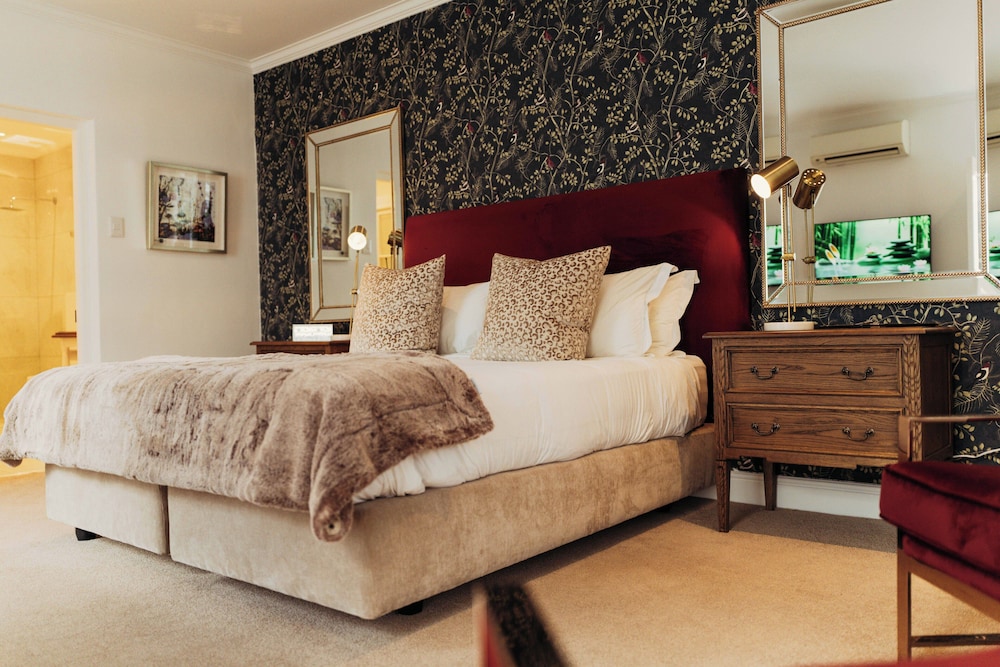 Superior Room, 1 King Bed