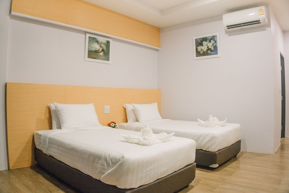 Deluxe Twin Room - Photo 2