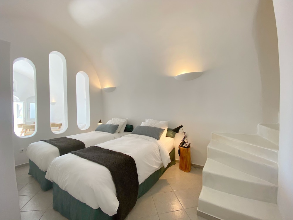 Villa (Caldera View outdoor Jetted tub) - Photo 13