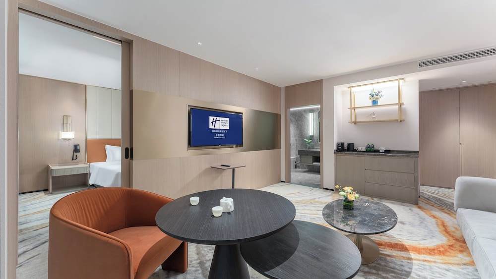 Suite, 1 Bedroom, City View - Photo 1