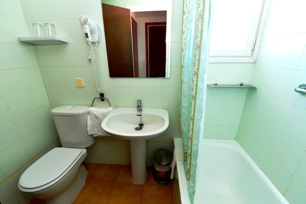 Double Room, Balcony - Photo 3