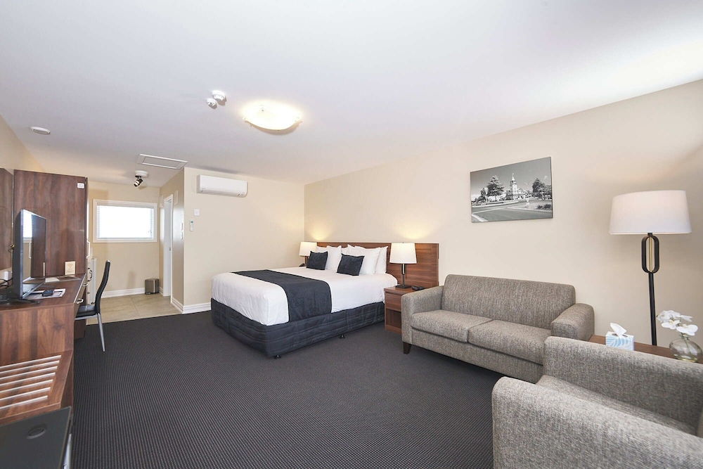 Executive Double Room, 1 King Bed, Pool View, Mezzanine