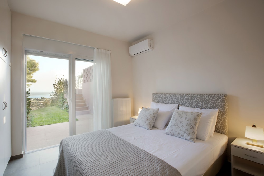 Villa, 2 Bedrooms, Private Pool, Sea View photo 3