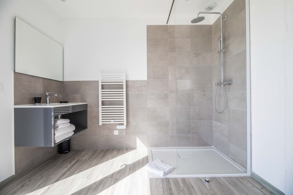 House - 6 people - 3 bedrooms - Duplex - Air conditioned - 4m private swimming pool - Terrace photo 3