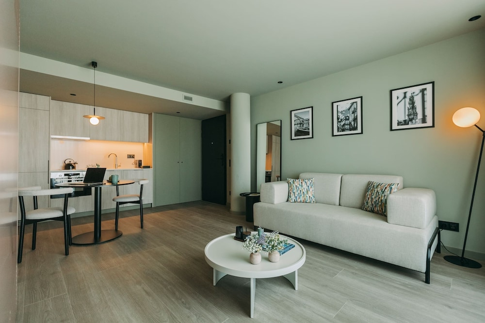 Superior Studio, City View