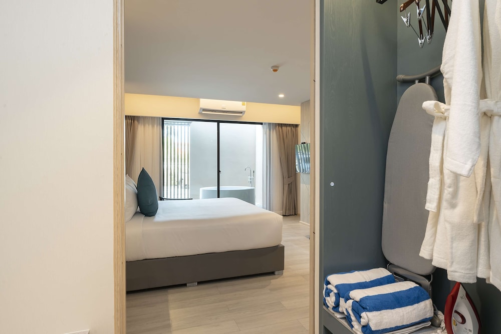 Premium Room, 1 Double Bed (Superior) - Photo 5