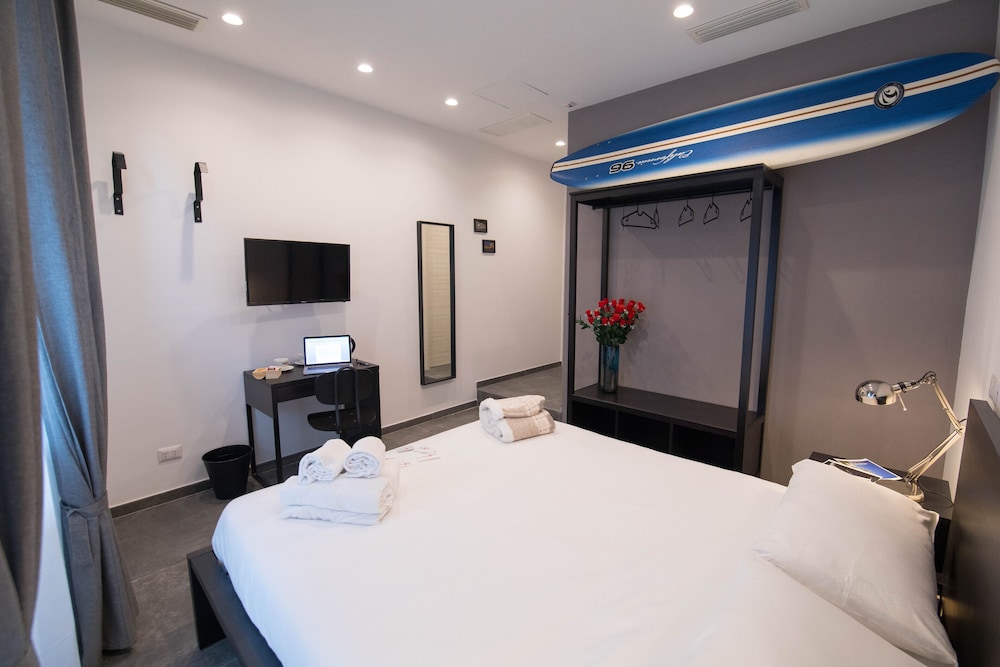 City Room photo 1
