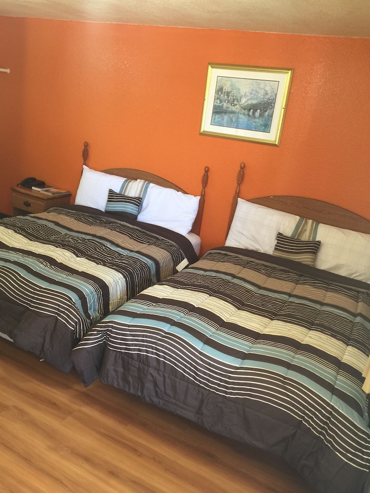 Standard Room, 2 Double Beds, Non Smoking photo 1