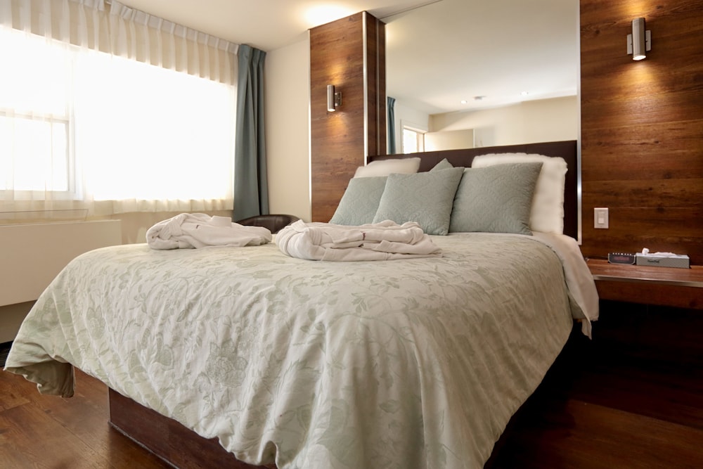 Romantic Suite, 1 Bedroom, Hot Tub photo 3