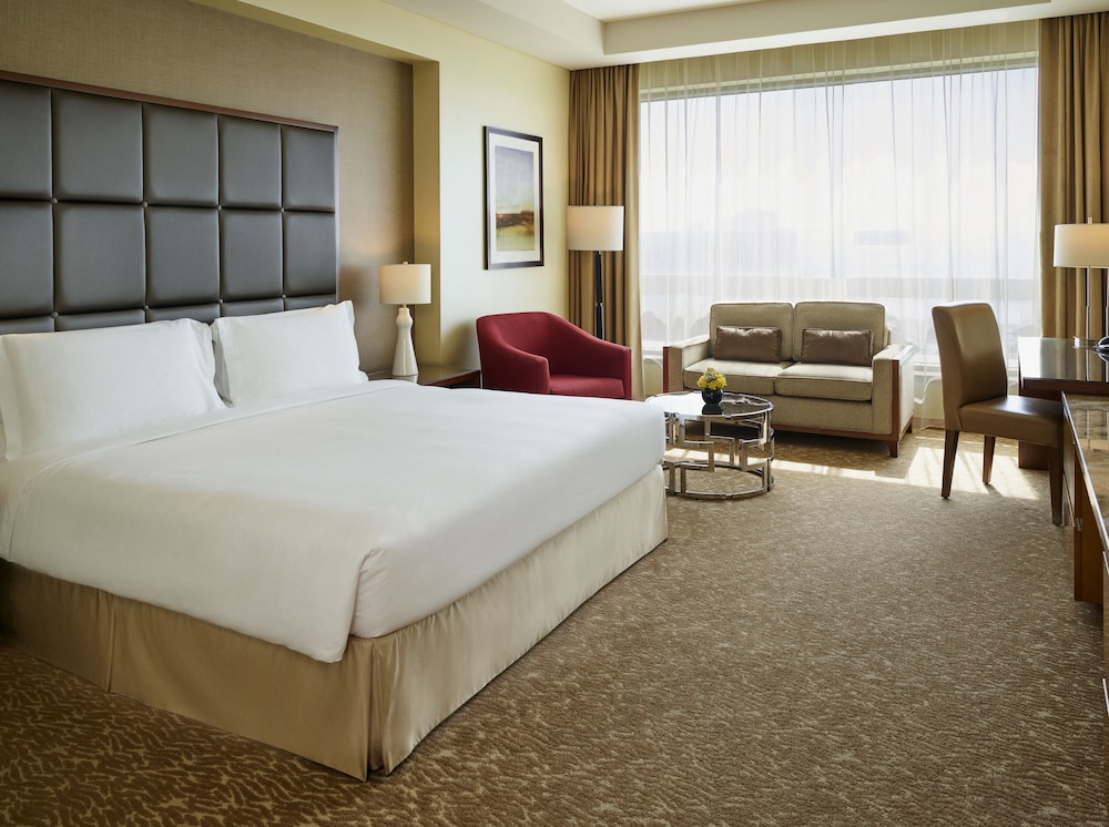 Deluxe Room, 1 King Bed, City View