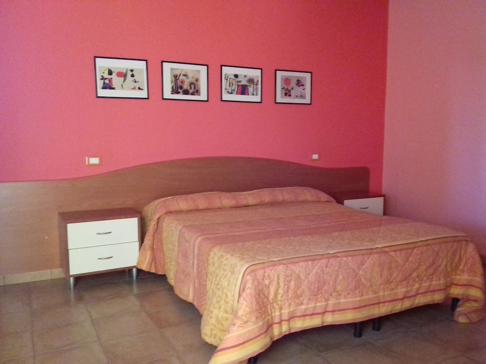 Double or Twin Room photo 3
