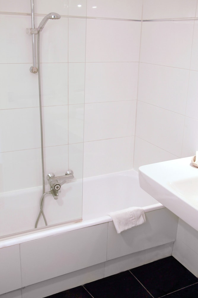 Standard Double or Twin Room, Accessible, City View (STVV) - Photo 7