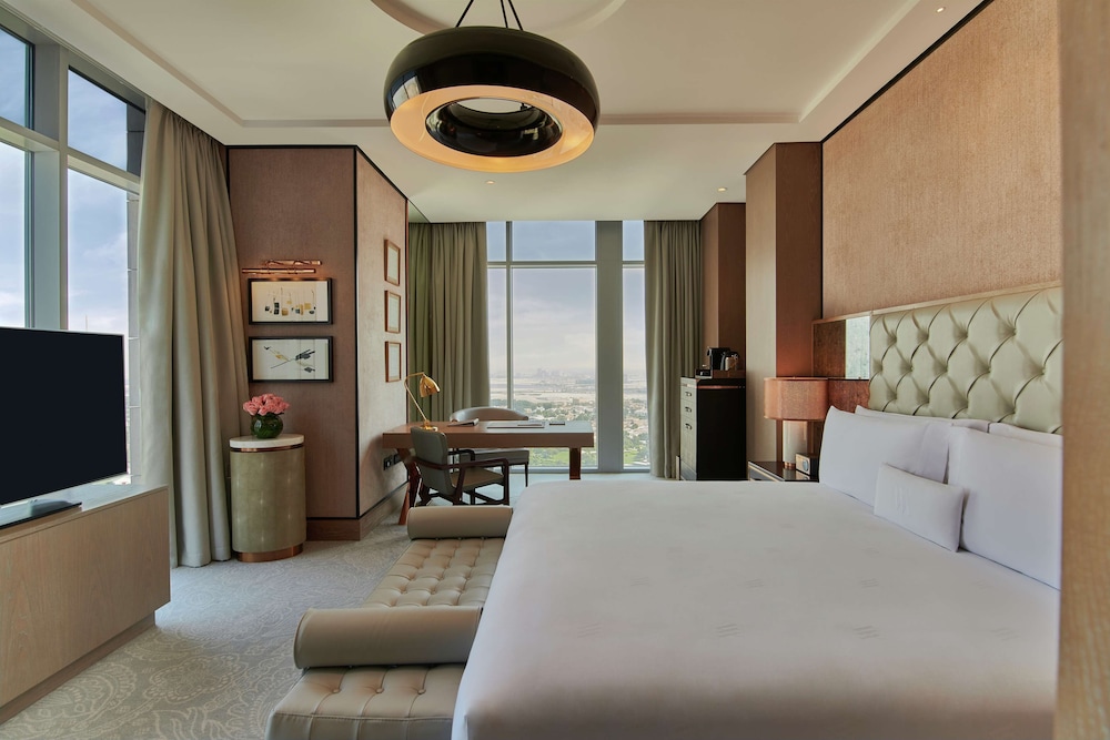 Deluxe Room, 1 King Bed (Skyline View)