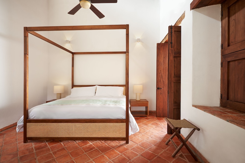 Deluxe Studio Suite