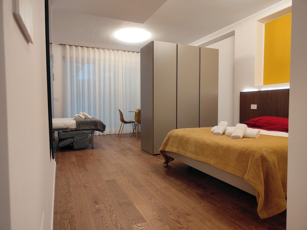 Deluxe Room, Balcony