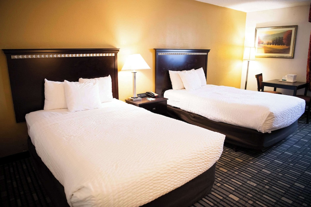 Room, 2 Double Beds, Non Smoking photo 3