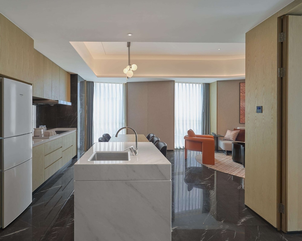 Suite, 2 Bedrooms, Kitchen photo 1