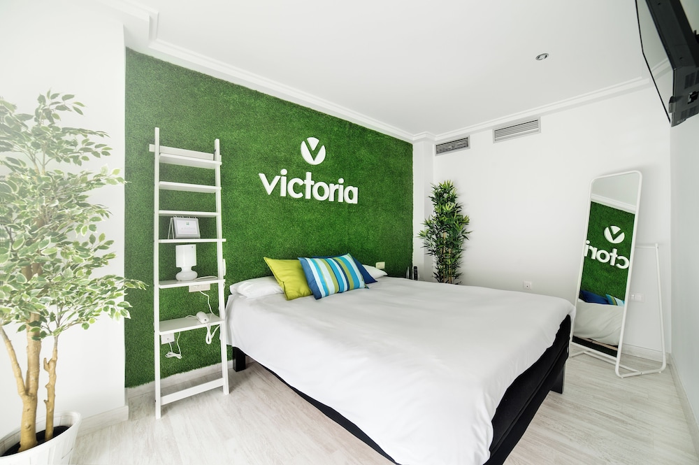 Family Room (Superior. 1 Queen Bed and 1 Bunk Bed) - Photo 2