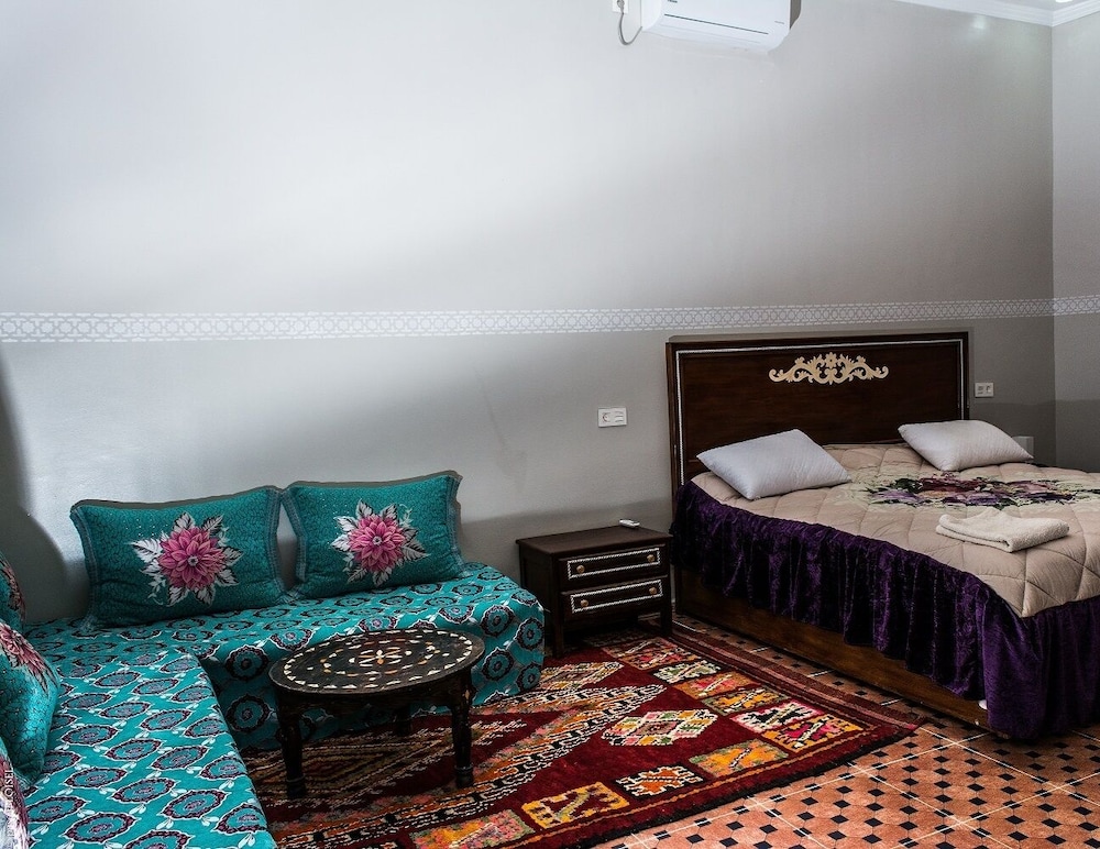 Deluxe Room - Photo 20