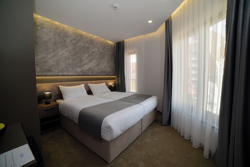 Deluxe Double Room, City View