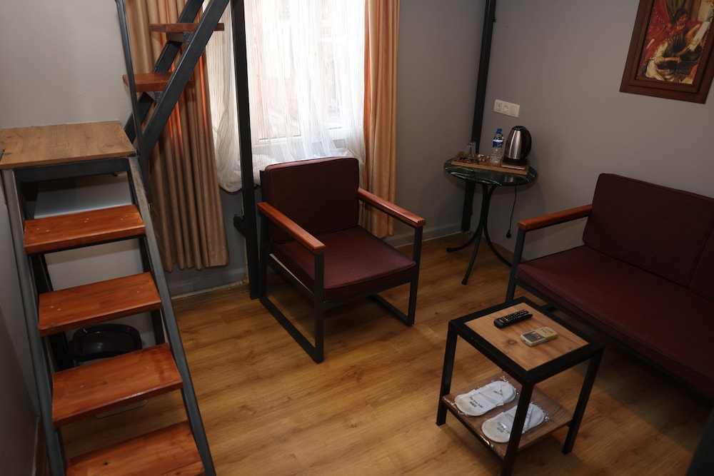Deluxe Double Room - Photo 15