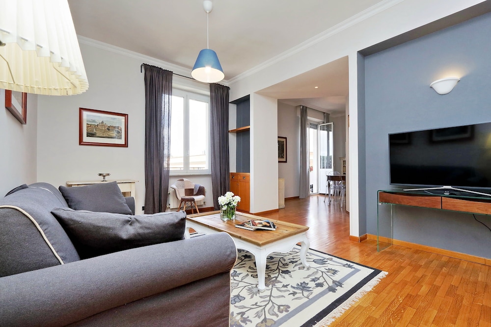 Apartment, 2 Bedrooms, Balcony, City View (Via Celimontana 38) photo 1