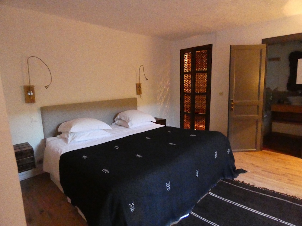 Apartment (Ammonite) photo 1