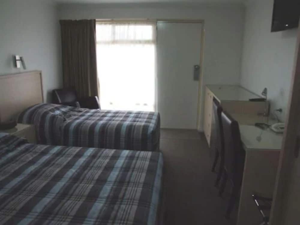 Motel Room photo 3
