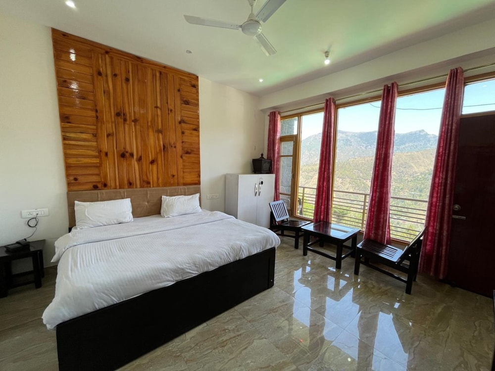 Deluxe Double Room photo 2