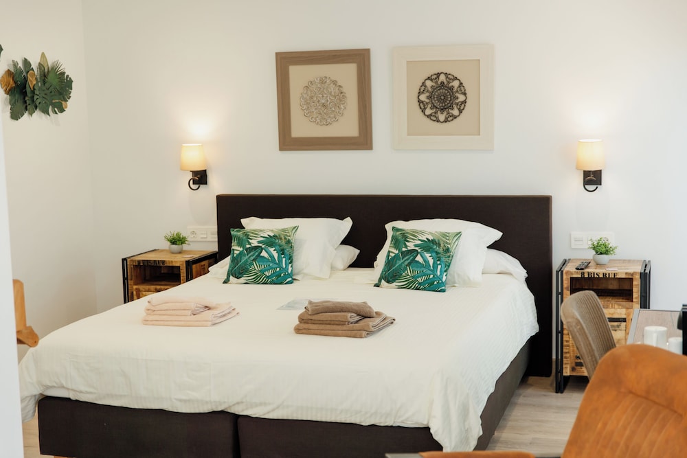 Standard Double Room (Cabernet)
