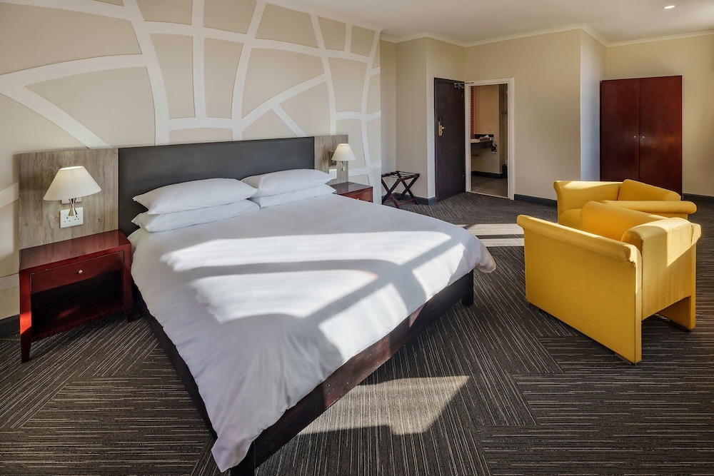Suite, 1 Bedroom, City View - Photo 1
