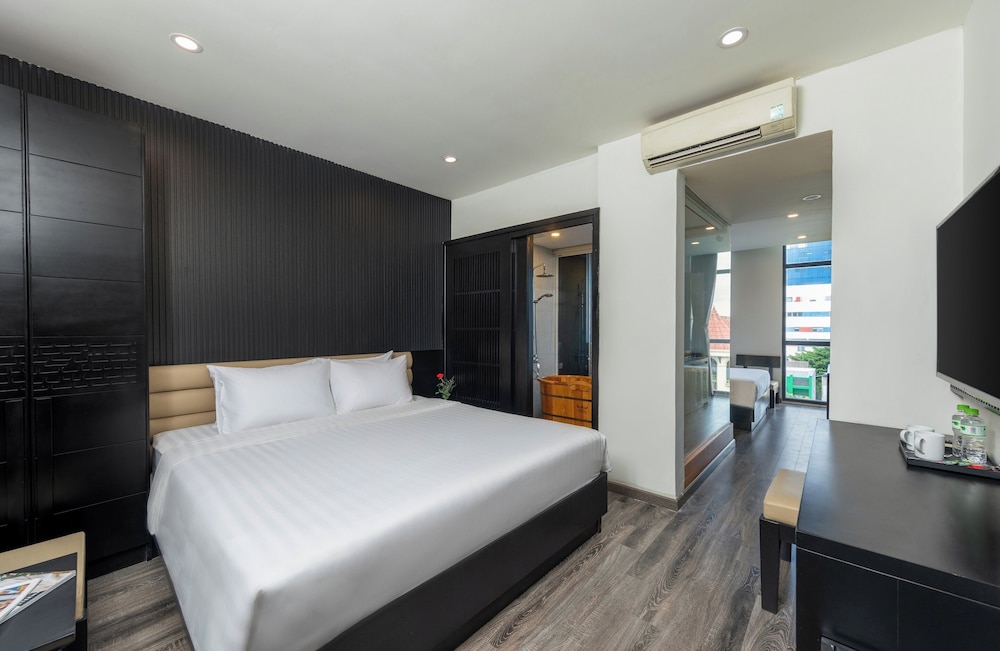Family Quadruple Room, City View