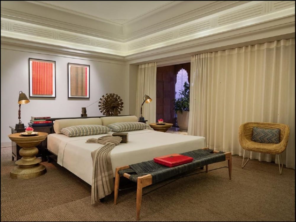 India Room photo 1