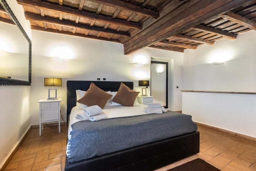 Duplex Apartment - Separate Building photo 2
