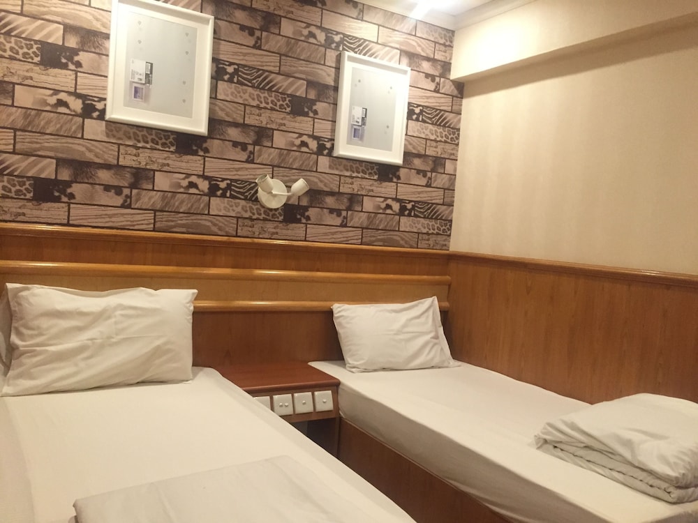 Economy Room photo 2