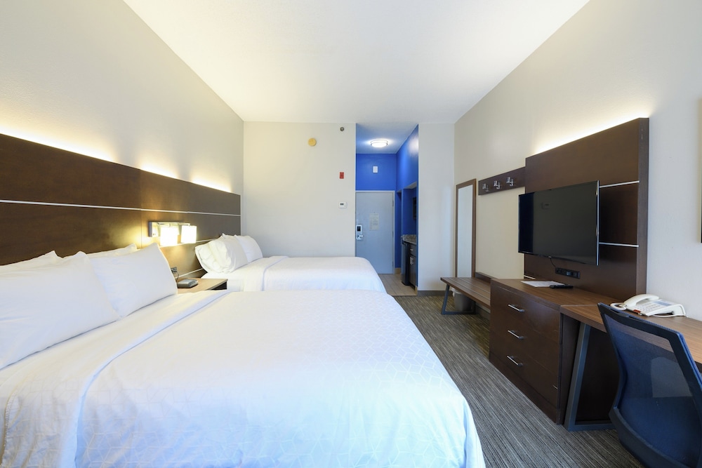 Suite, Multiple Beds - Photo 1