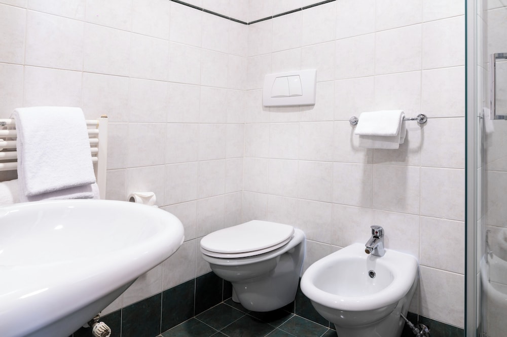 Classic Double or Twin Room - Photo 4