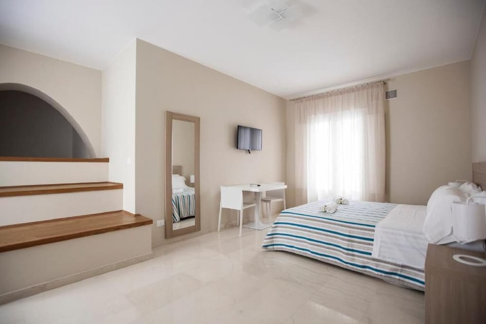 Classic Double or Twin Room photo 2