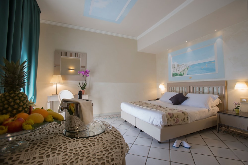 Superior Double or Twin Room photo 3