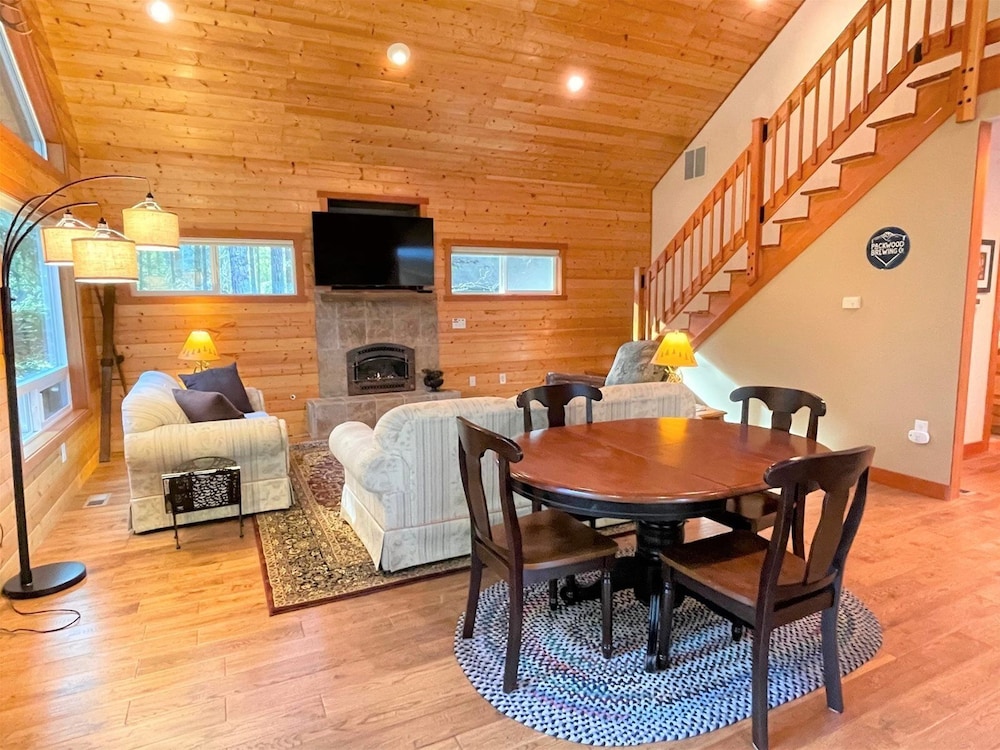 Cabin (Elk House) photo 1