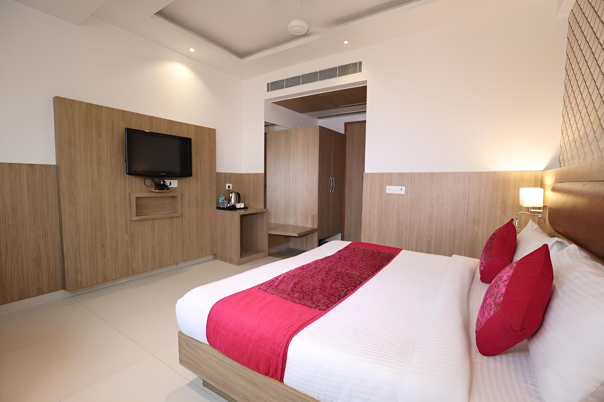 Executive Room - Photo 6