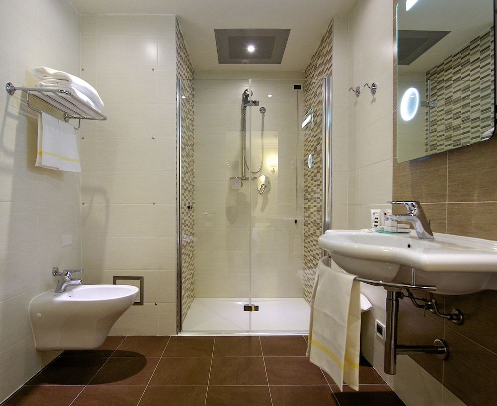 Standard Room, 1 Double Bed - Photo 11